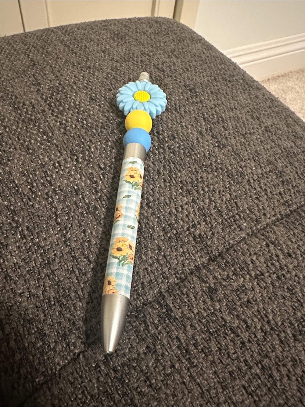 NWOT Handmade Floral Daisy Top Ballpoint Pen in Blue and Yellow